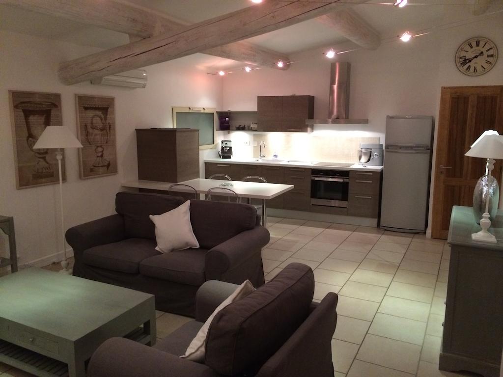 Mas Des Limites Bed and Breakfast Rognonas Kamer foto