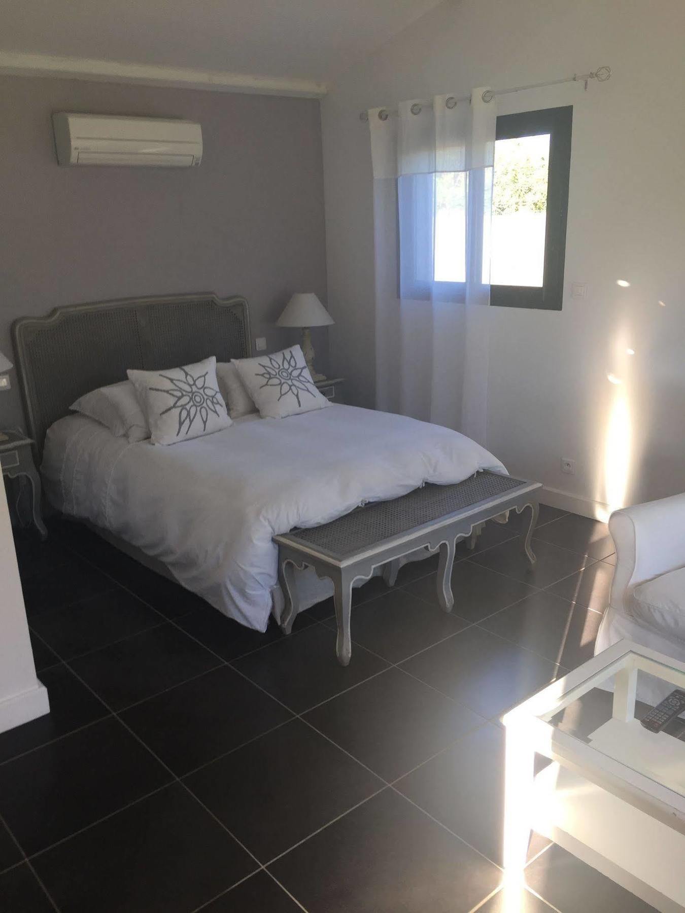Mas Des Limites Bed and Breakfast Rognonas Buitenkant foto