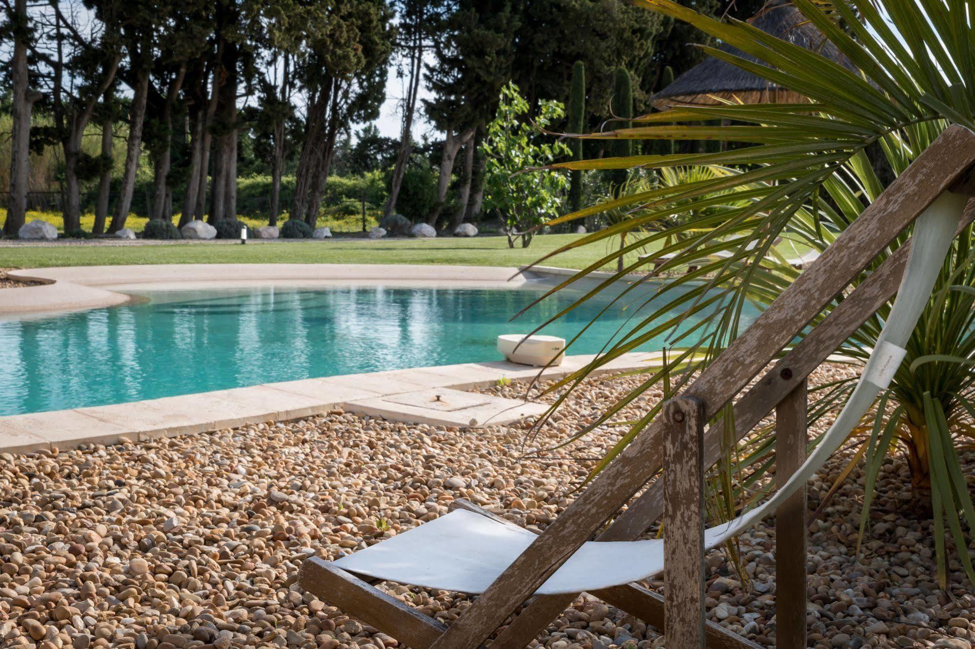 Mas Des Limites Bed and Breakfast Rognonas Buitenkant foto